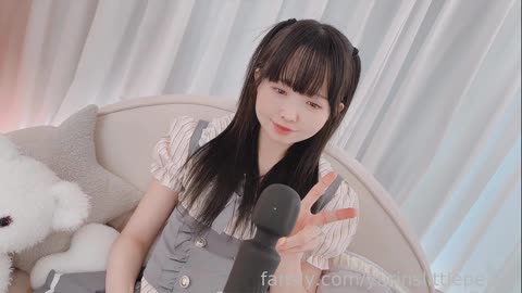 fansly 极品萝C【yurinslittlepeach】灰袜，灰JK裙多体位啪啪