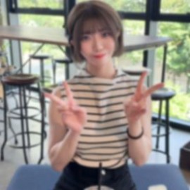 FC2PPV 4755806 期间限定！半价！【初次露面】146cm娇小职场学生，拥有纤细的身材和可爱的声音。第一次成人P活动让她感到紧张☆汗湿的裤子让她抑制不住兴奋，最终大量中出，成为黑暗历史。