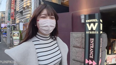 FC2PPV 4761618 最新作品【私拍】遇见可爱的护士，于是瞒着她男朋友和她发生了性关系。
