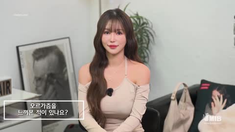 MIB社很火的新人 SEO 大奶波妹 有点像BJ徐婉 被操时拨通男友电话 啊啊爽翻乱叫