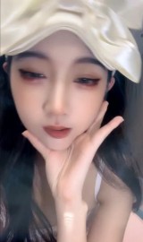 【菠萝吹吹】重磅!母狗校花~水瓶插逼~赏巴掌~喝尿~喷水!
