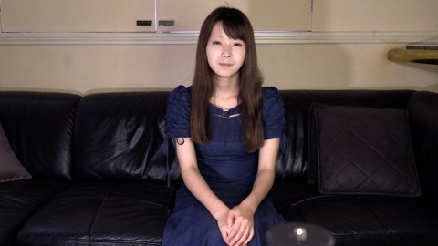 FC2 PPV 4766956 【素人初拍】Nodoka（18岁）160cm 43kg D罩杯高不可攀的花。乳头超级敏感，所以我把焦点放在了她的乳头上。她被玩弄的样子很可爱，所以我把中年男子刚脱下的裤子盖在了她的脸上。