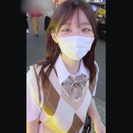 FC2 PPV 4756319 【史上最高投资】星探们蜂拥而至的超美混血18岁少女，生平首次不吃药。身着制服出镜。超过90分钟的4K高清珍贵影像。