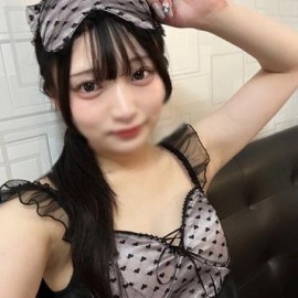 FC2 PPV 4770355 【※3天限定半价※】与史上最SSS级可爱女孩的再会！给她穿上符合偶像脸的Cosplay，进行了激烈的私密性爱。