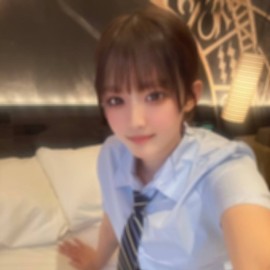 FC2PPV 4772571 令人震惊的18岁！在家乡担任模特后，这位美丽的女孩Seri立志成为K-POP偶像！这是一段奇迹般的POV视频。