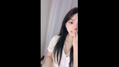 超美小姐姐一个小板栗 白净清新 圆圆的奶子 好干净无毛粉逼 一条缝宛如一线天 跳蛋自慰 p2