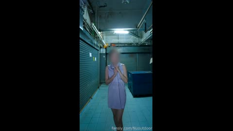 推特.X fansly 绝顶身材女神nuoutdoor 夜市露出