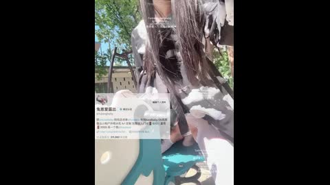 兔崽爱喷水 Lolita 国庆公园直播露出自慰