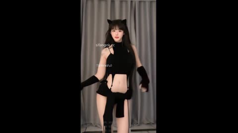 抖音超蓝布罗莉 2 300万粉 顶级 大尺度节奏骚舞 洗澡