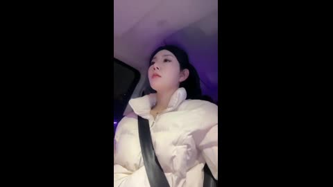性感女神小野猫 开豪车给两个高端嫖客上门服务猥琐大叔喜欢玩SM帅哥还算正常吹箫热身啪啪_1