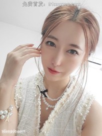 舞蹈老师与四位舞蹈学生一对一视频