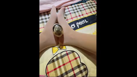 美腿B特写自慰足交乳交(1)