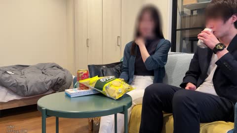 初の生中出しSEX ナマSEXは気持ち良くて満たされて背徳感でいっぱいでした 会社の先輩との撮影合計約50分 全裸 中出し 中出し 前半