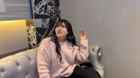 笑容甜美娇弱的她 尝试了激烈的性爱 穿上紧身皮衣被爆肏多次达到高潮3