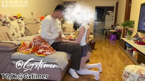 今日OOTDJK过膝白袜好多人说非常喜欢看这个女神被我狠狠的羞辱调教