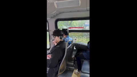 推特性爱大师95后绿帽情侣美腿女王「汐梦瑶」公交车露出打飞机在对面阿姨眼皮子底下打飞机射到高跟鞋里再穿鞋走一圈