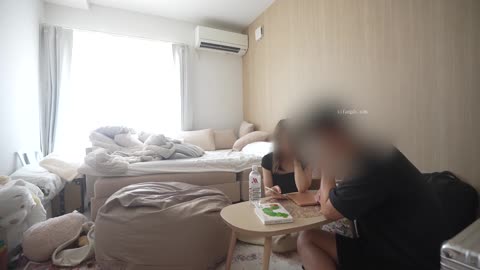 雄YUUT【单身妈妈单间公寓二度性爱（XXX在托儿所）】（1小时2分钟）