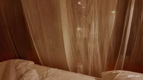 漂亮大奶美眉Miuzxc身材丰满黑丝情趣女仆装吃鸡足交第一人称视角被小哥无套输出抽插小穴控制不住内射了一丢丢