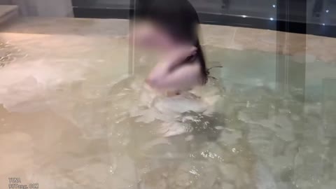 爆肏极品G罩杯骚护士抓住她的大屁股1