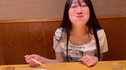 【露脸】与人气爆棚的G罩杯高潮美女激烈SEX在镜子前肏她看着她超骚的身材很棒很容易达到高潮